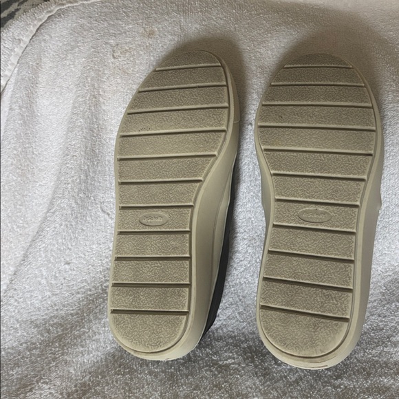 Stylish Black Dr Scholl’s Slip-On Sneakers - Picture 5 of 16